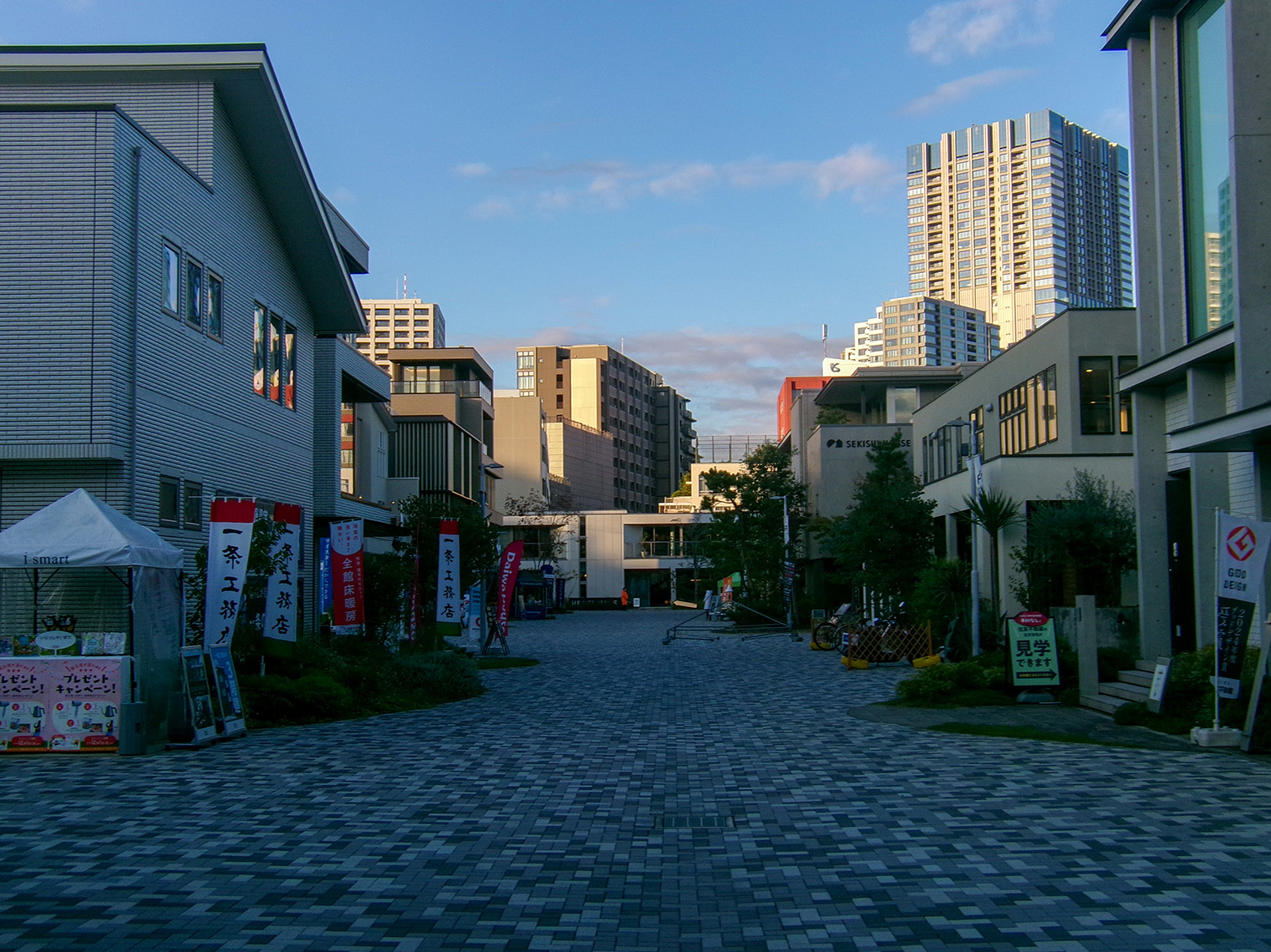 ハウジングステージ新宿の全景